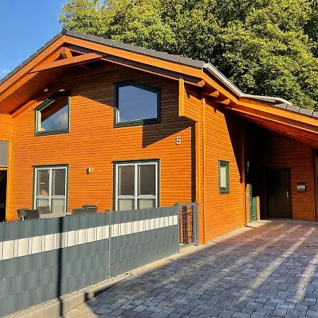 Eifelglueckv بيت للعطل