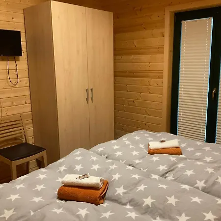 Eifelglueckv بيت للعطل